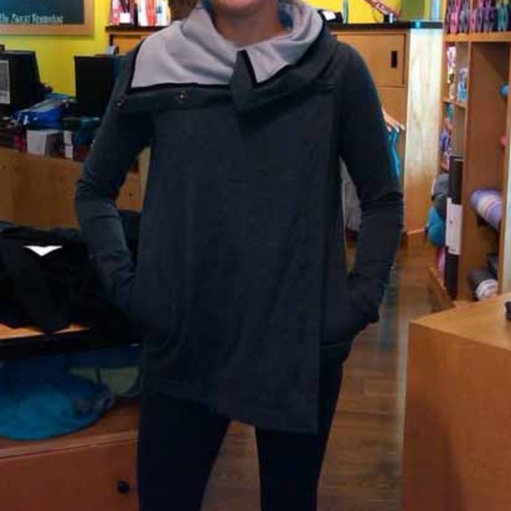 Lululemon gray savasana wrap jacket xs small 2